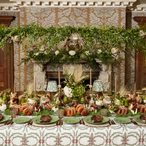 Tablecloths<Mrs. Alice Acorn Garland Tablecloth