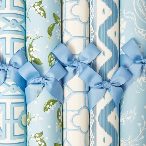Serena Fresson Wallpapers<Mrs. Alice Blue Lily of the Valley Wallpaper