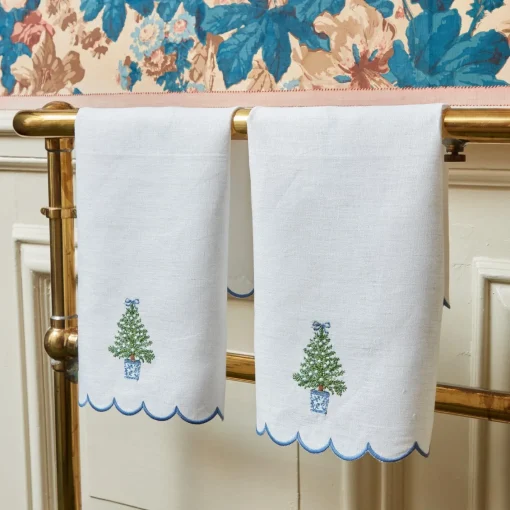 Mrs. Alice Monogram | Monogrammable Gifts<Mrs. Alice Embroidered Christmas Tree Linen Hand Towel