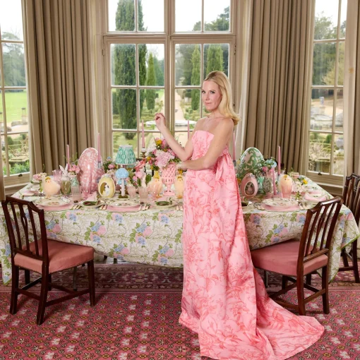 Tablecloths<Mrs. Alice Pink Lady Isabella's Garden Tablecloth