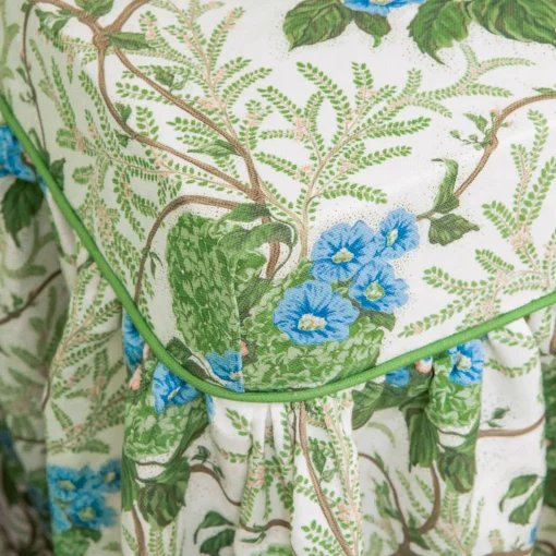 Serena Fresson Fabrics<Mrs. Alice Pink Lady Isabella's Garden Fabric