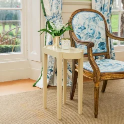 Furniture<Mrs. Alice Putty Lacquer Side Table